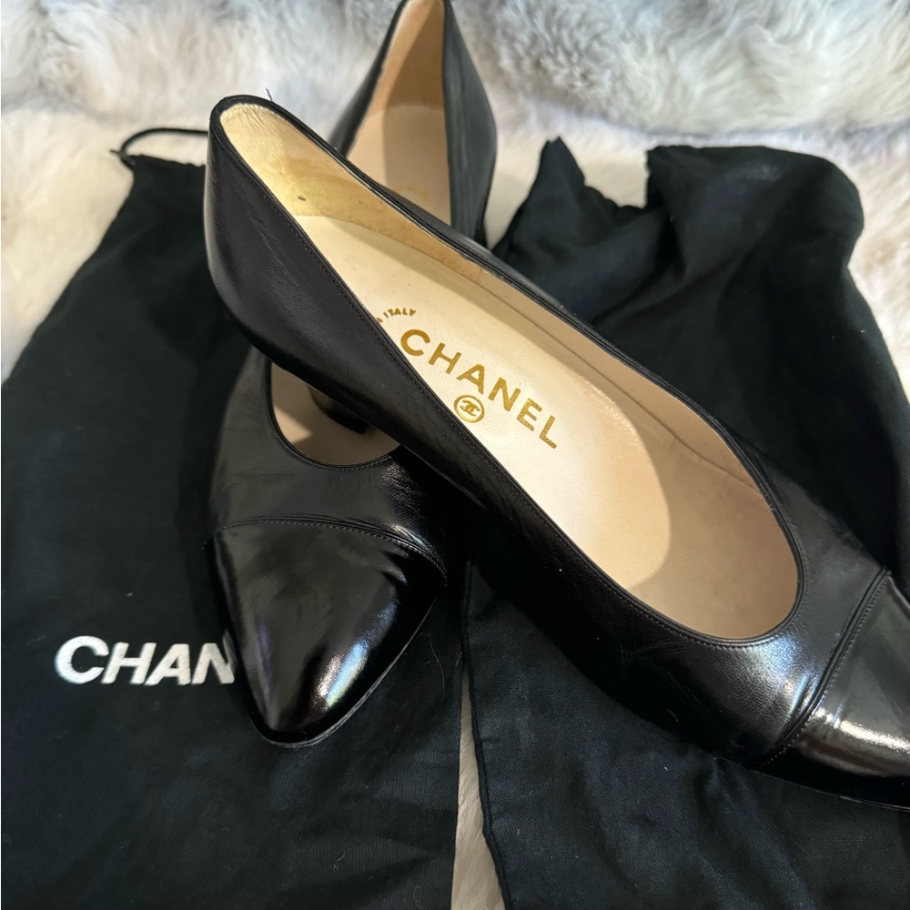 Chanel low heel shoes